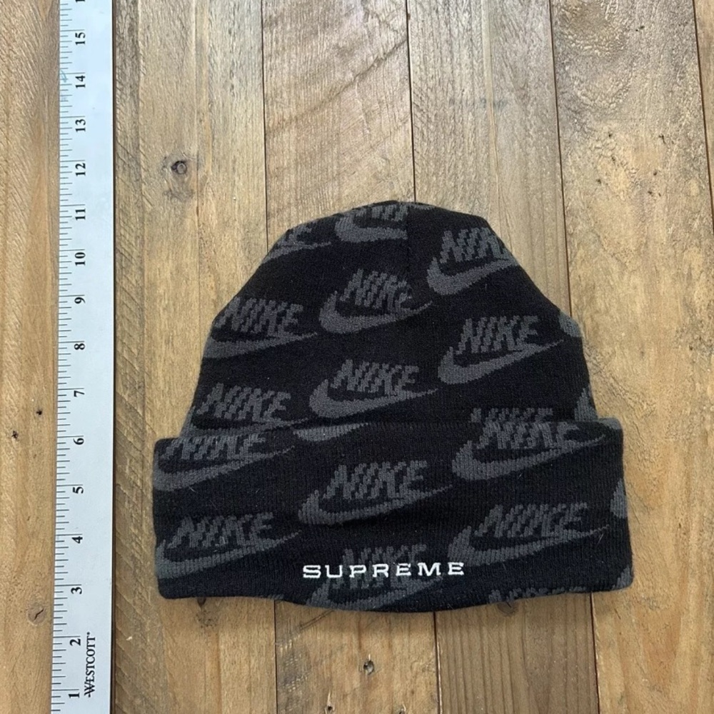 Supreme Nike X Jacquard beanie